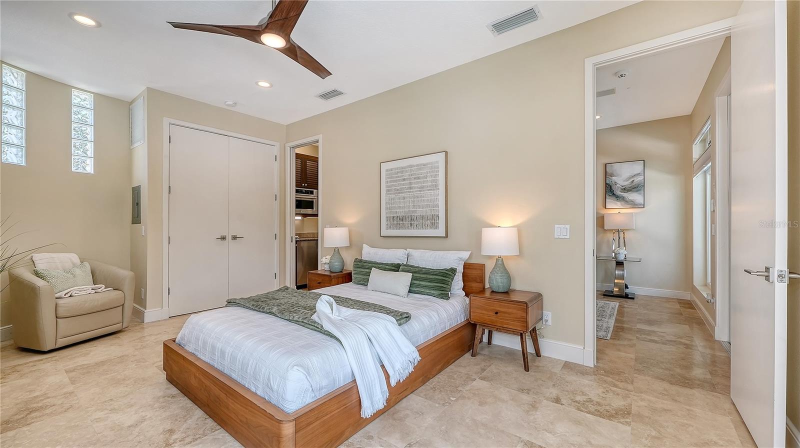 A4707874 Property Photo