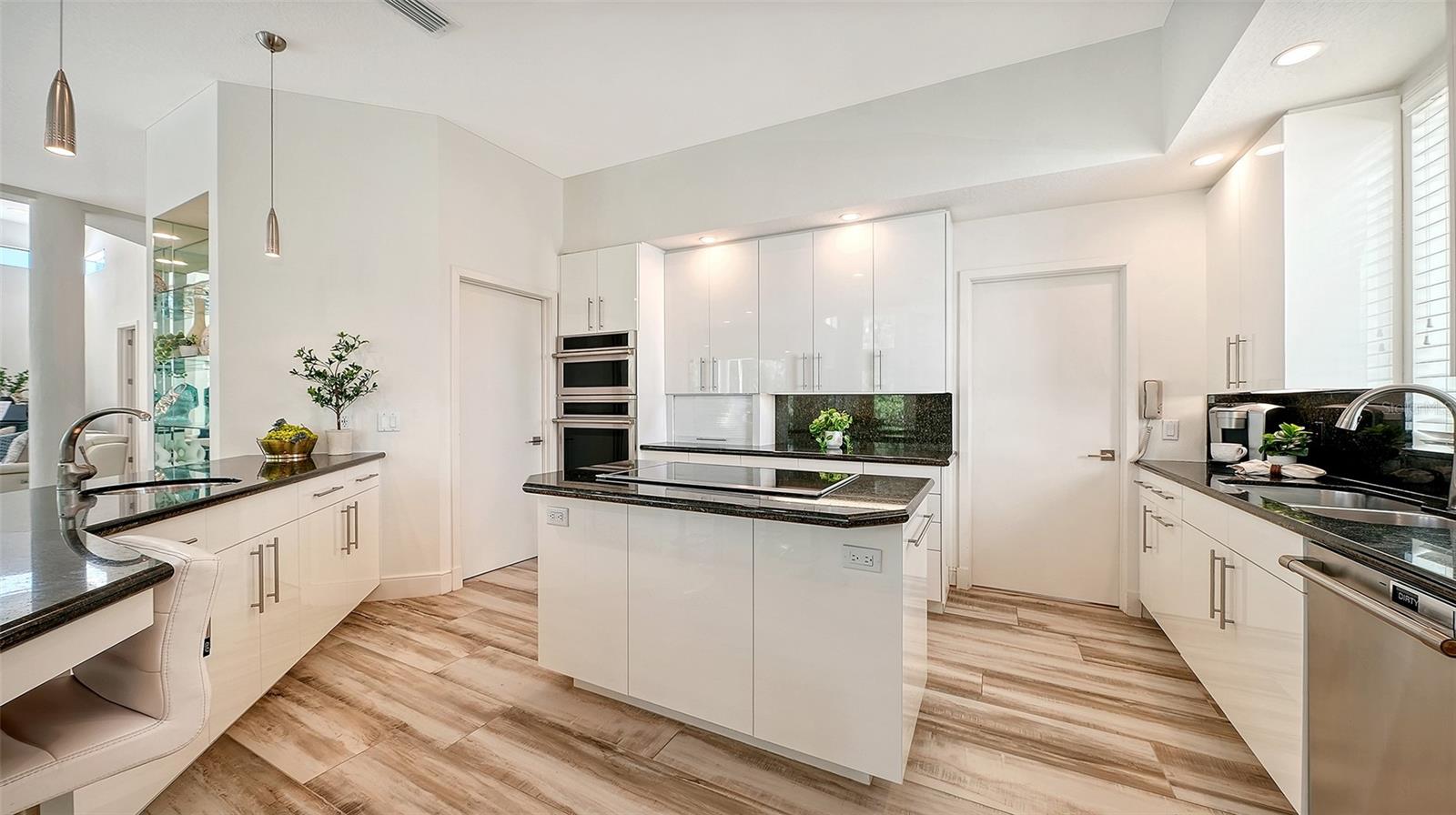 A4707874 Property Photo