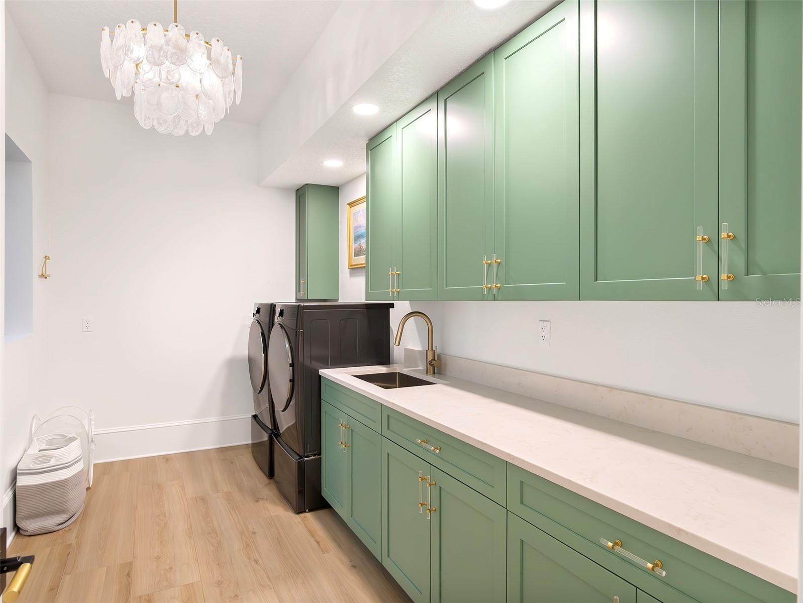 O6446272 Property Photo