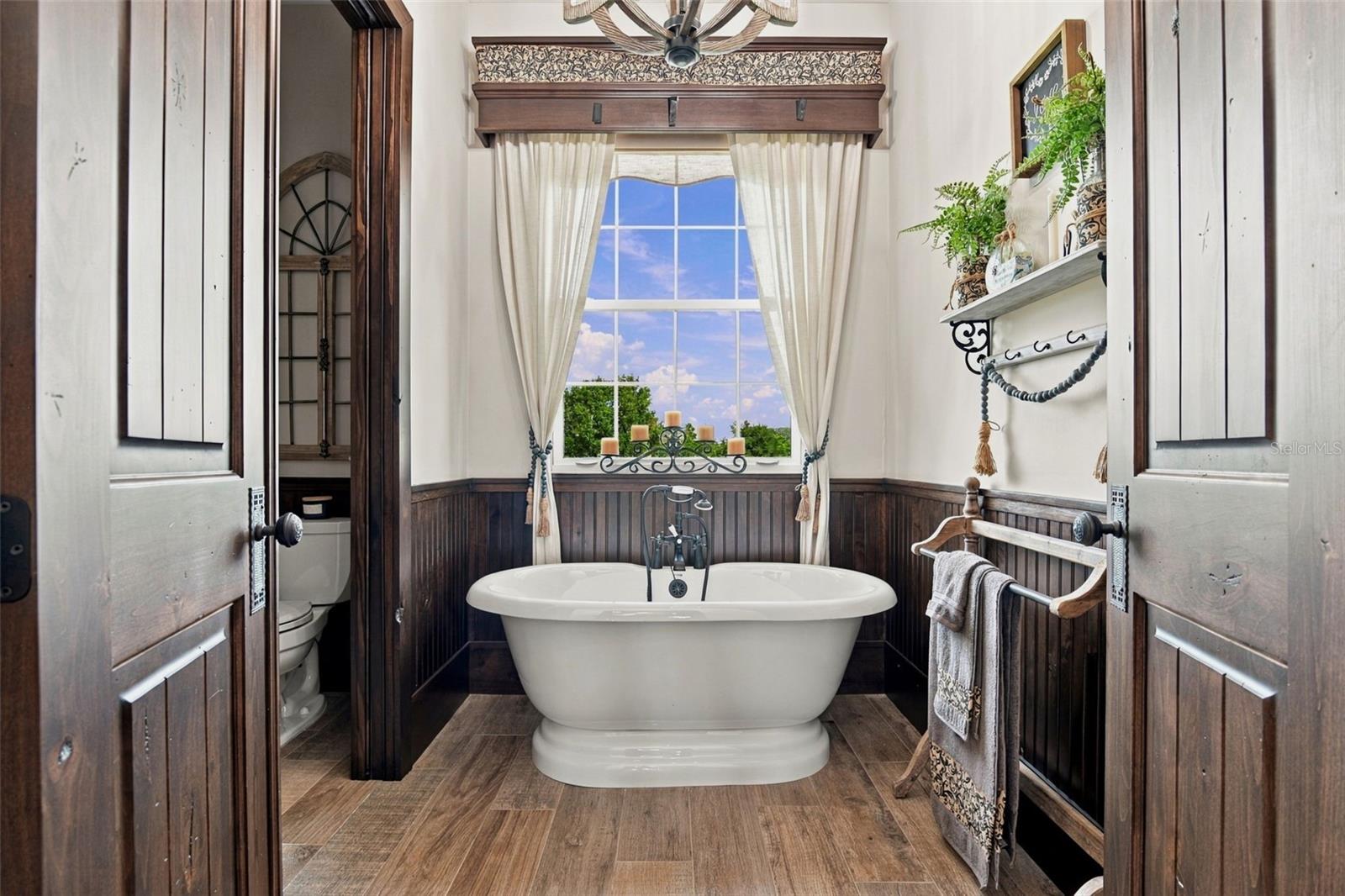 O6446344 Property Photo