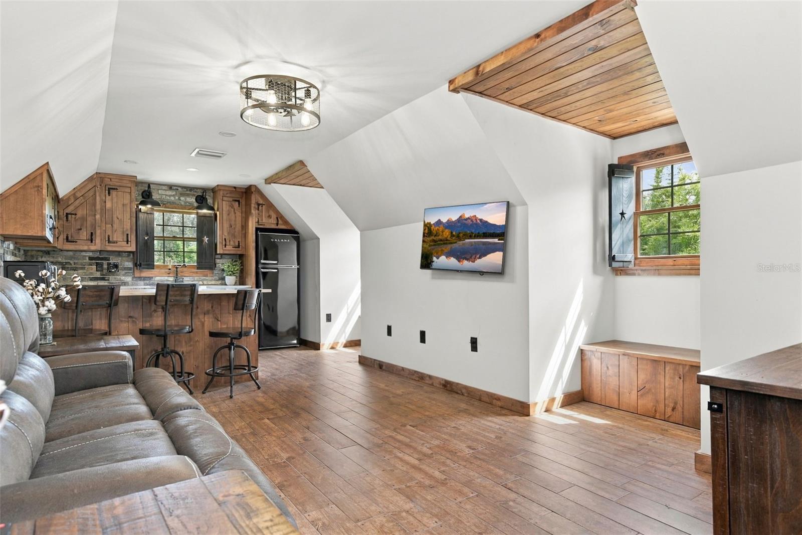 O6446344 Property Photo