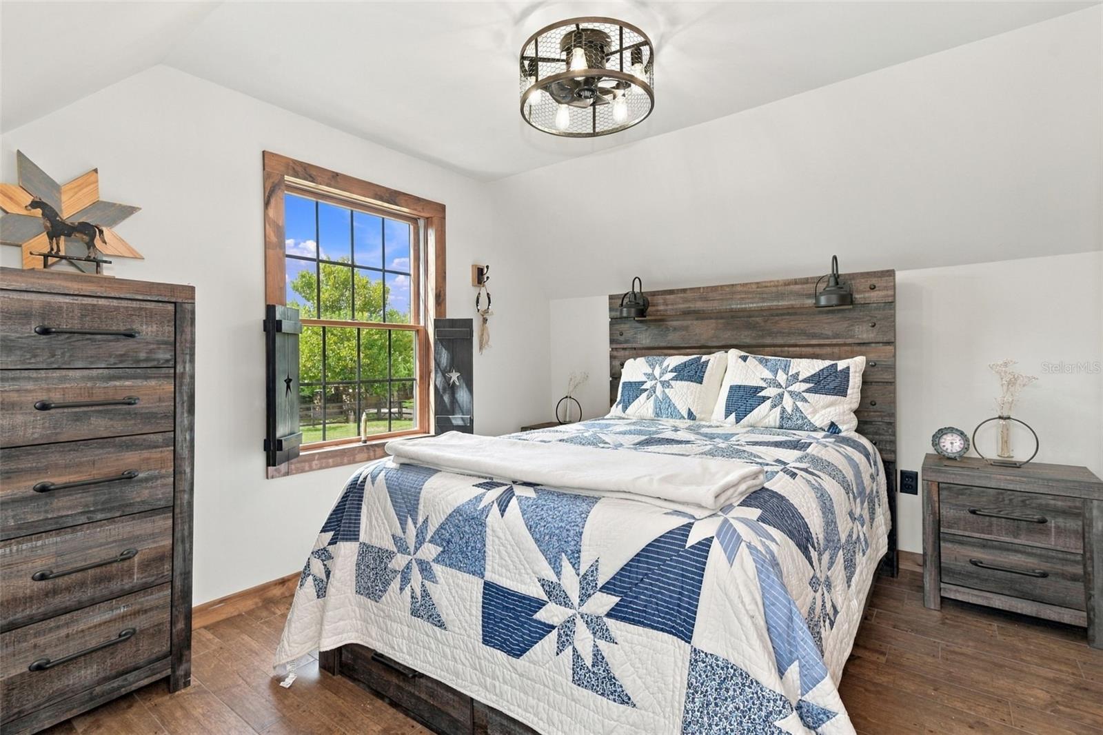 O6446344 Property Photo