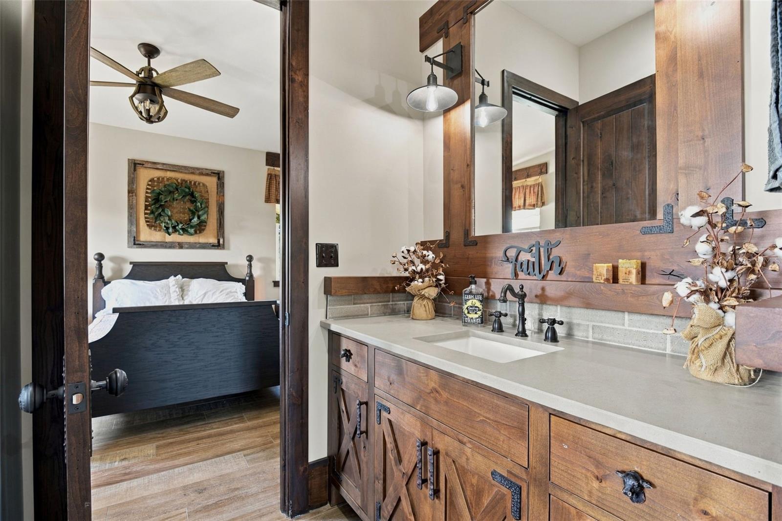 O6446344 Property Photo