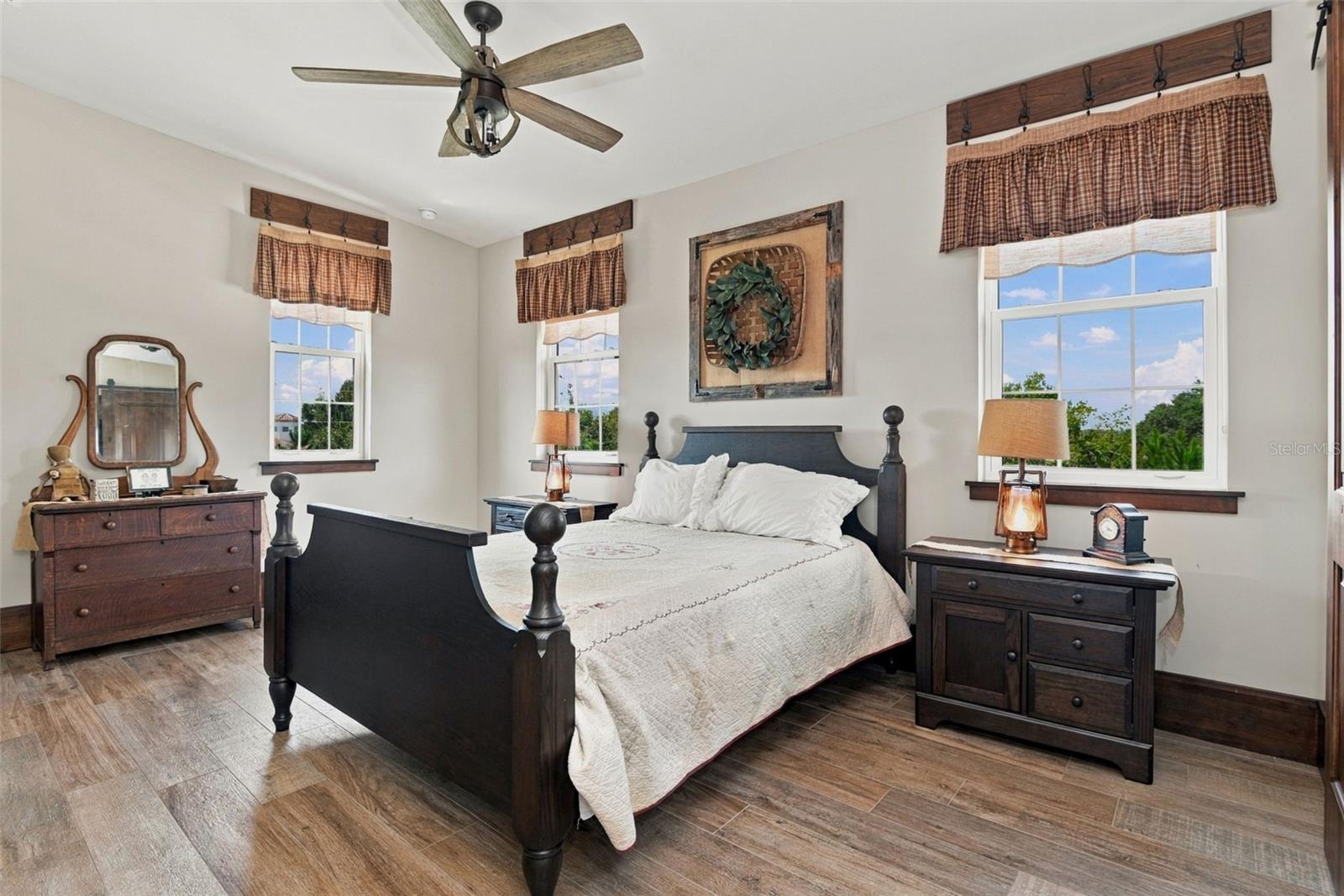 O6446344 Property Photo