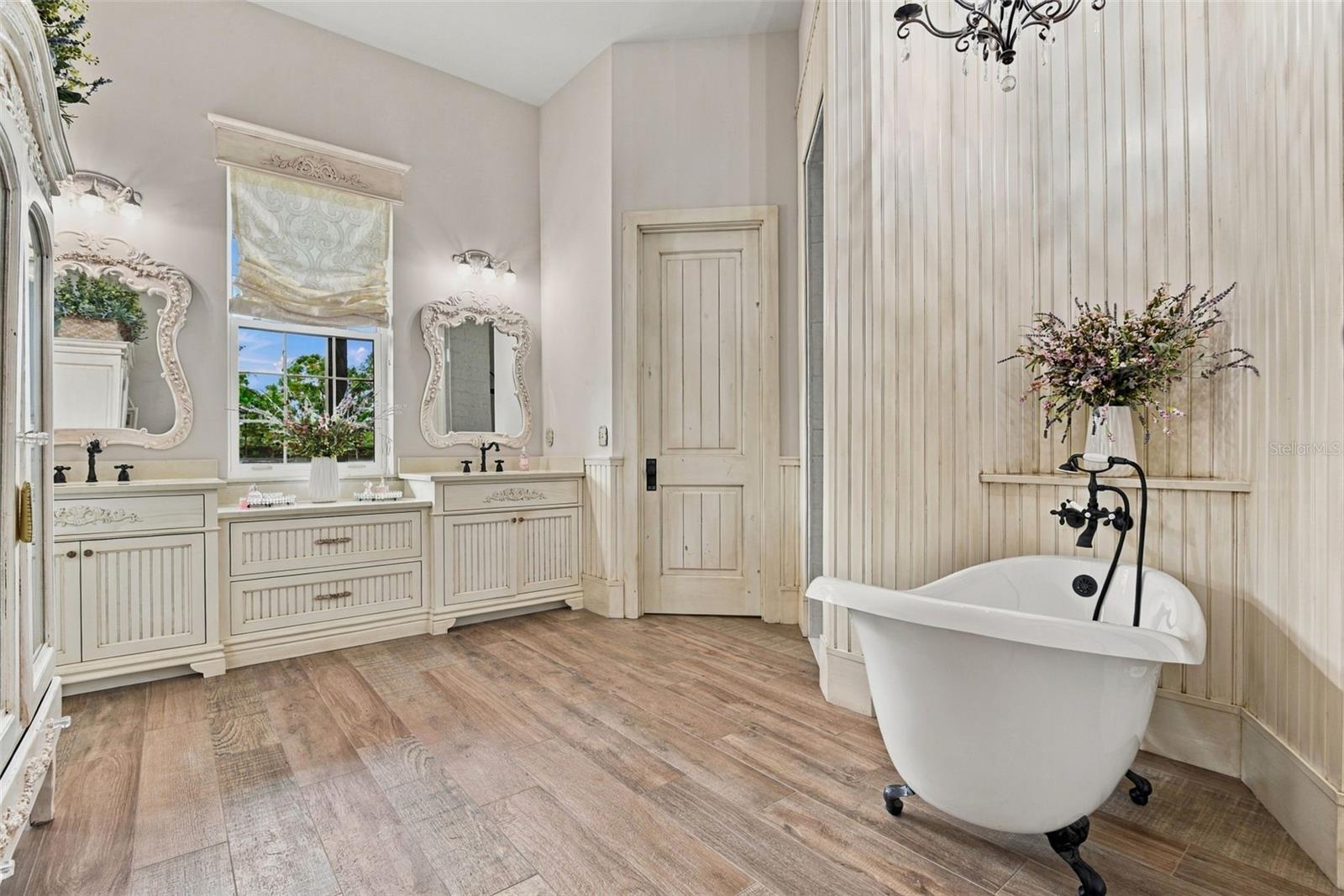 O6446344 Property Photo
