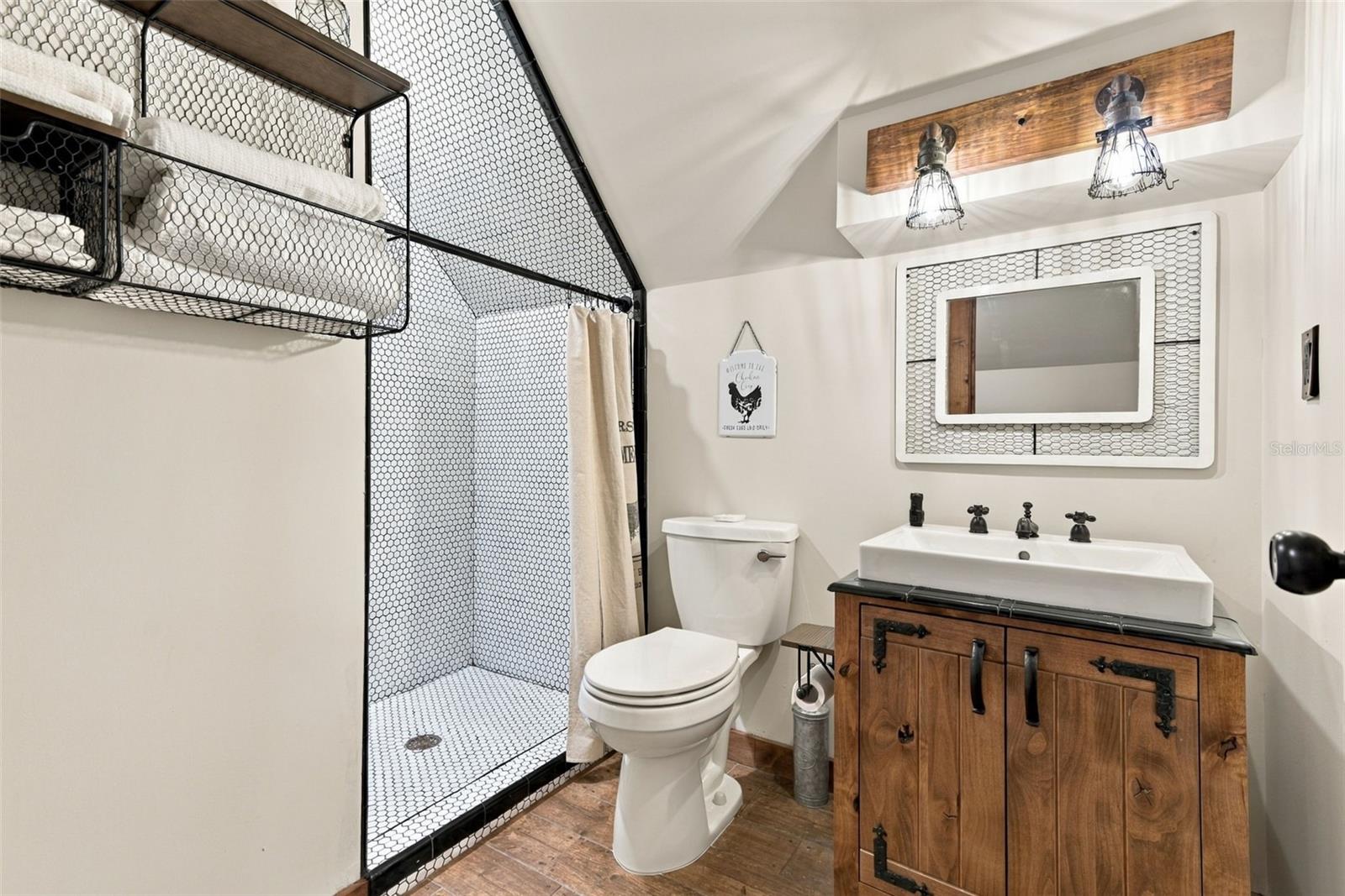O6446344 Property Photo