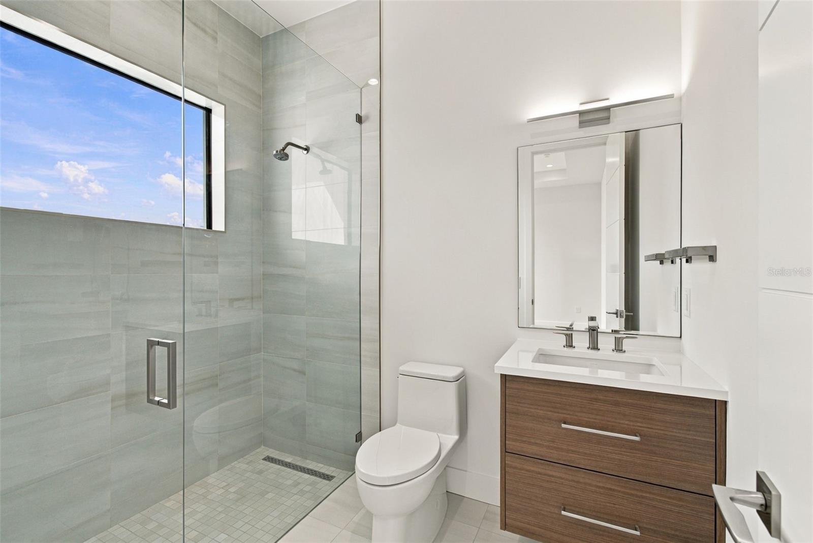TB8554417 Property Photo