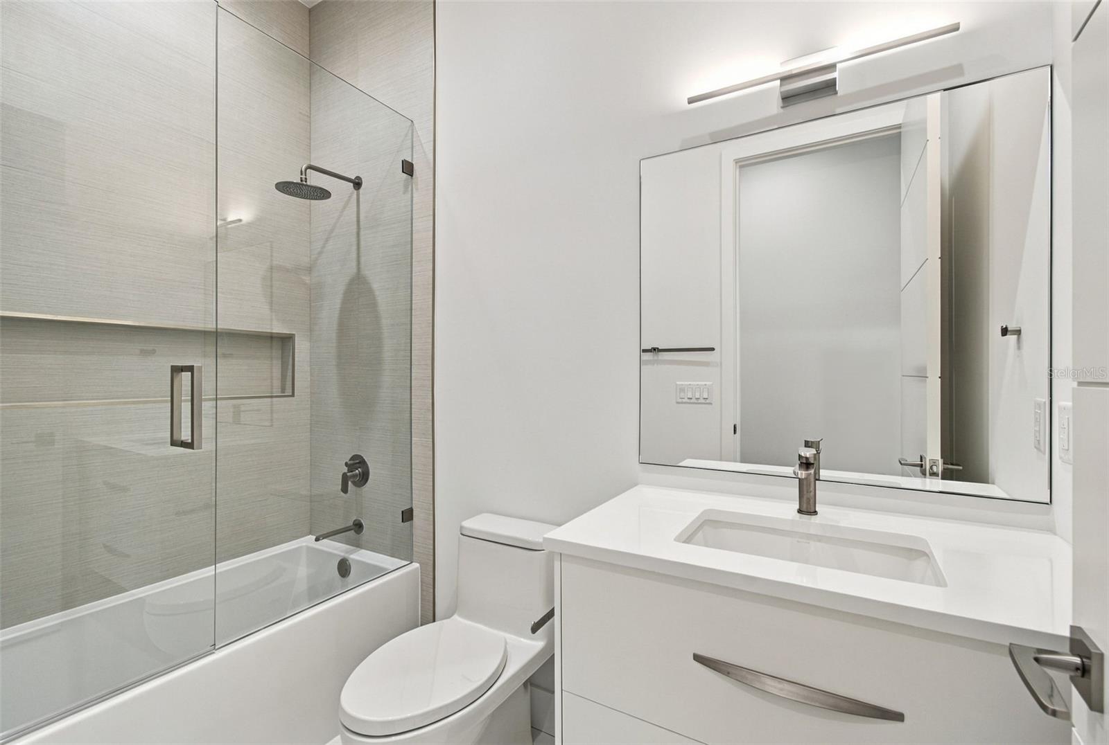 TB8554417 Property Photo