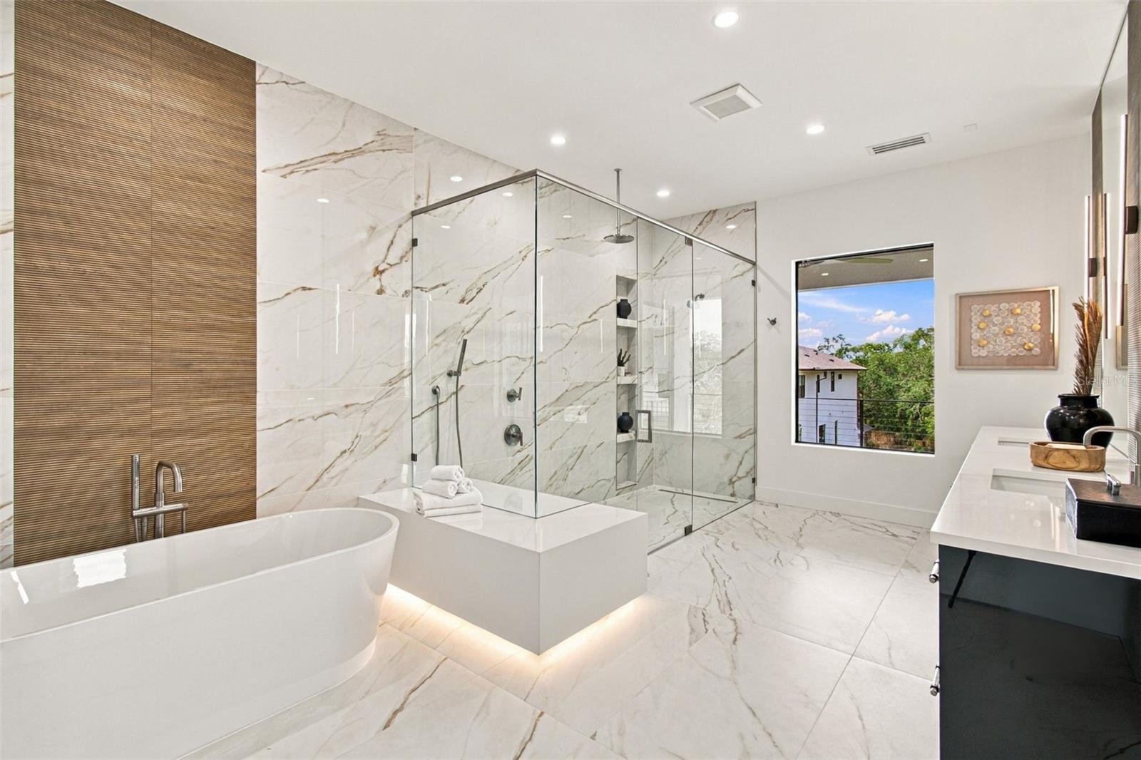 TB8554417 Property Photo