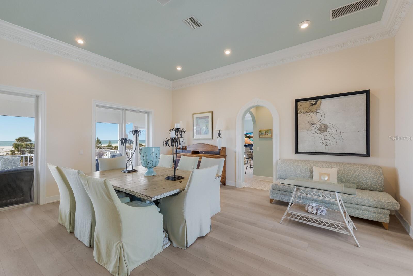 D6149015 Property Photo