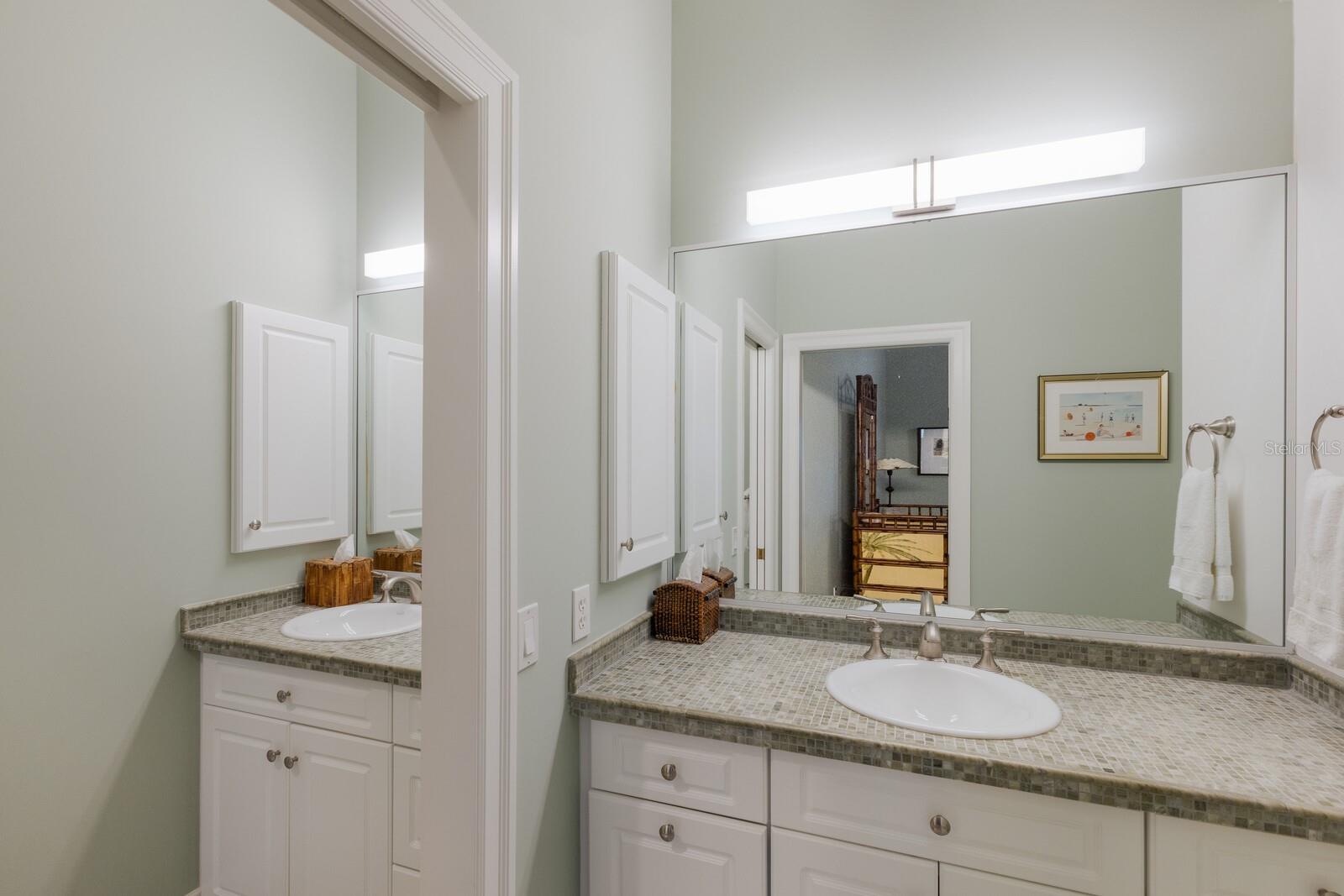 D6149015 Property Photo