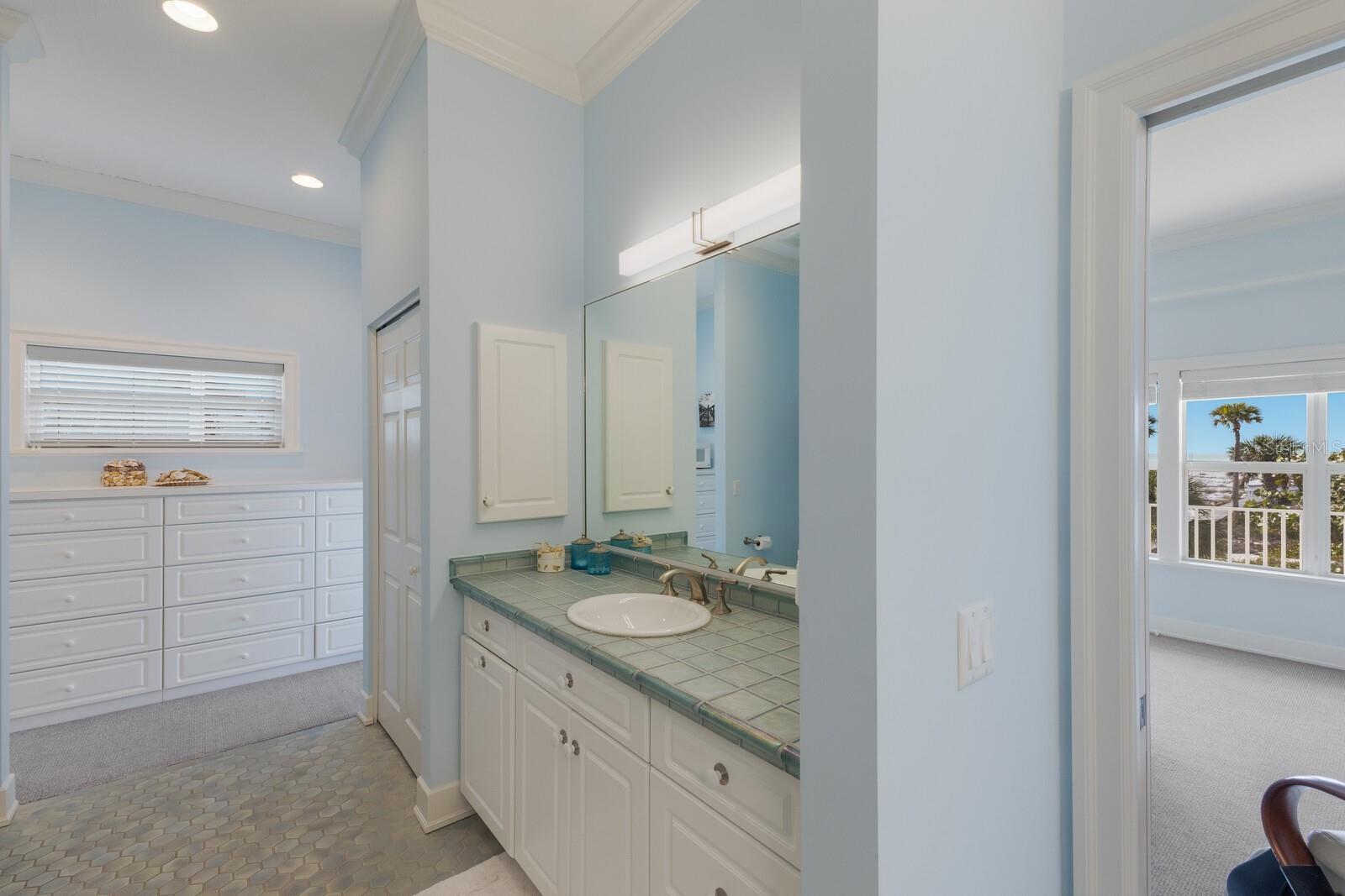 D6149015 Property Photo