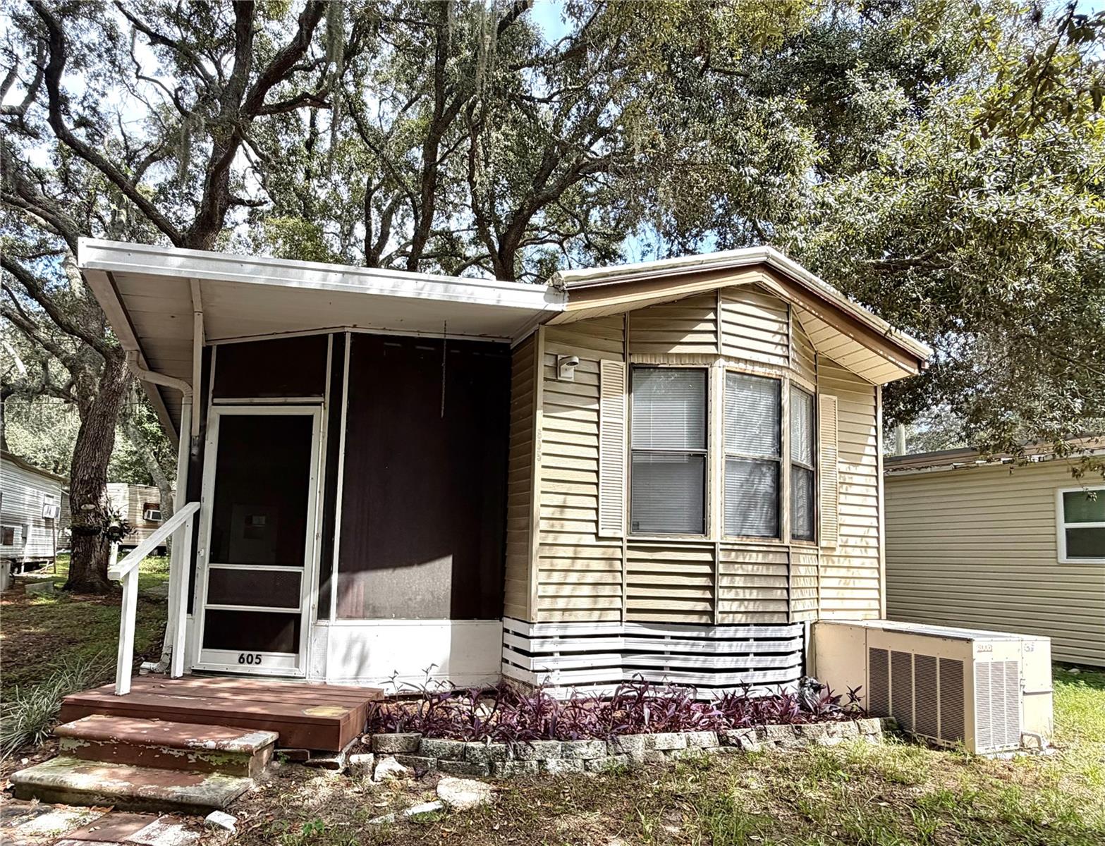 MLS# O6446983 Property Photo