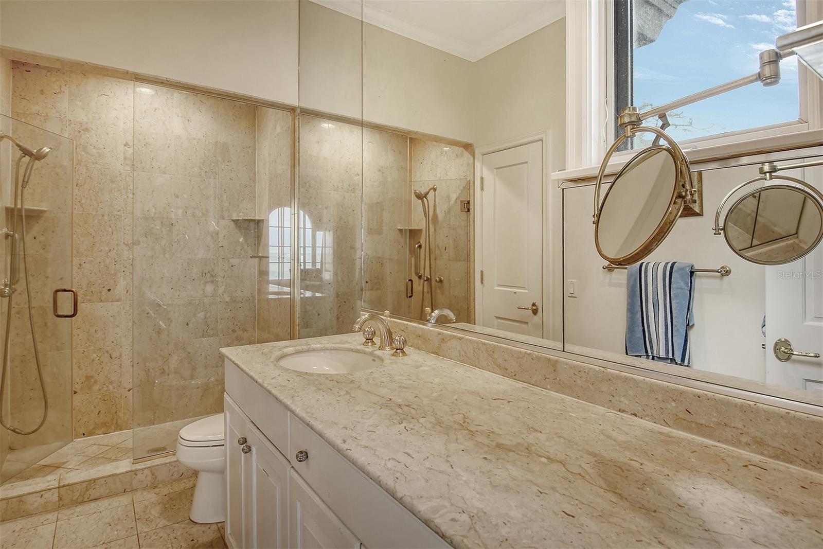 A4708464 Property Photo