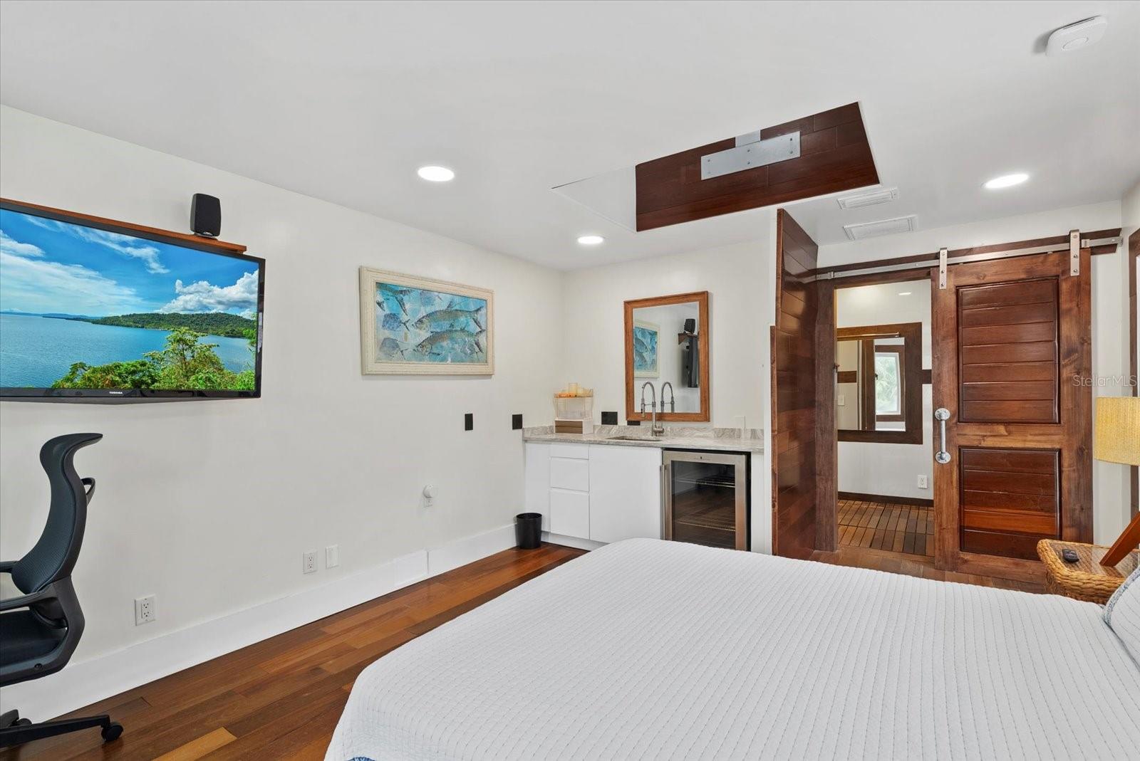 A4708557 Property Photo