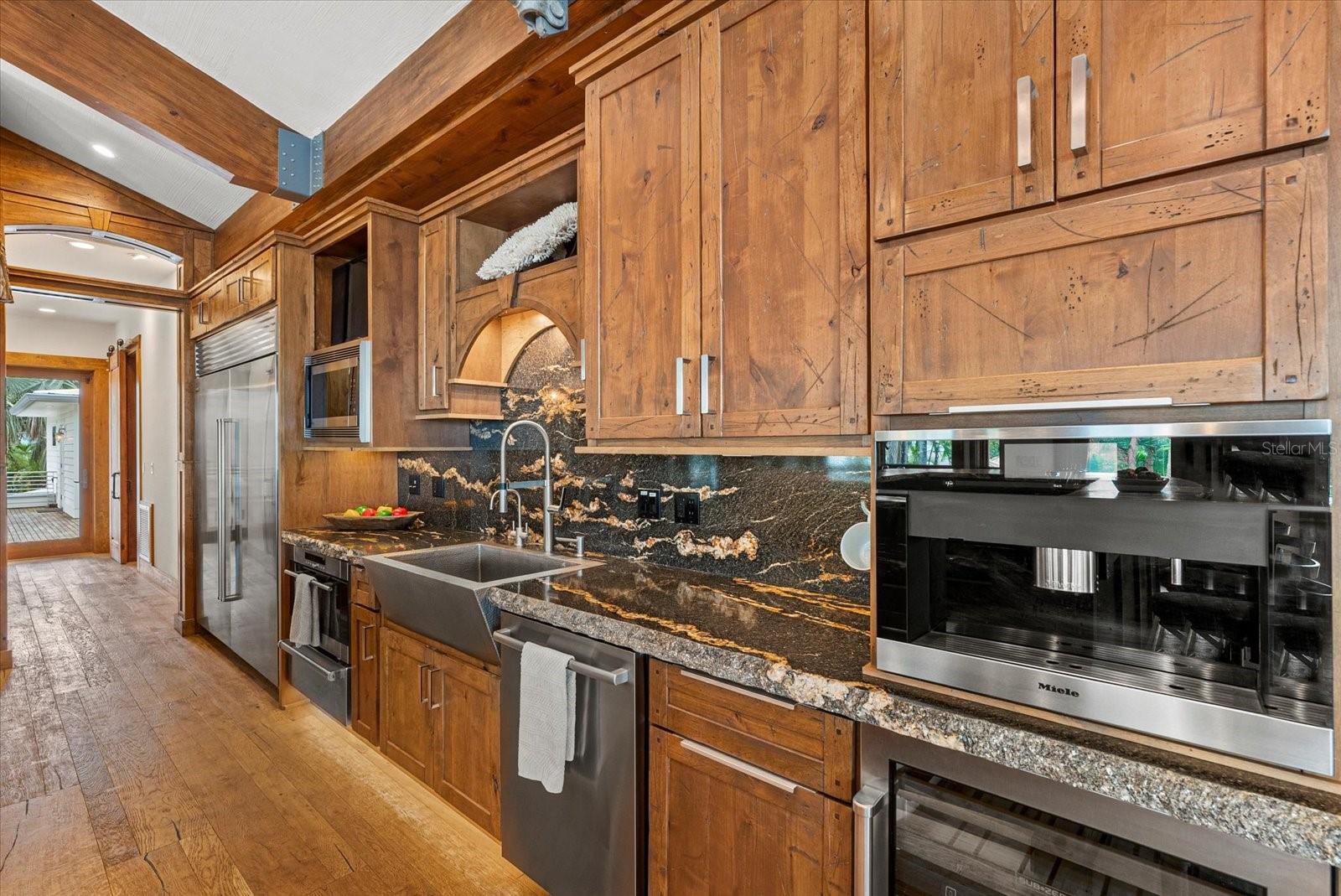 A4708557 Property Photo