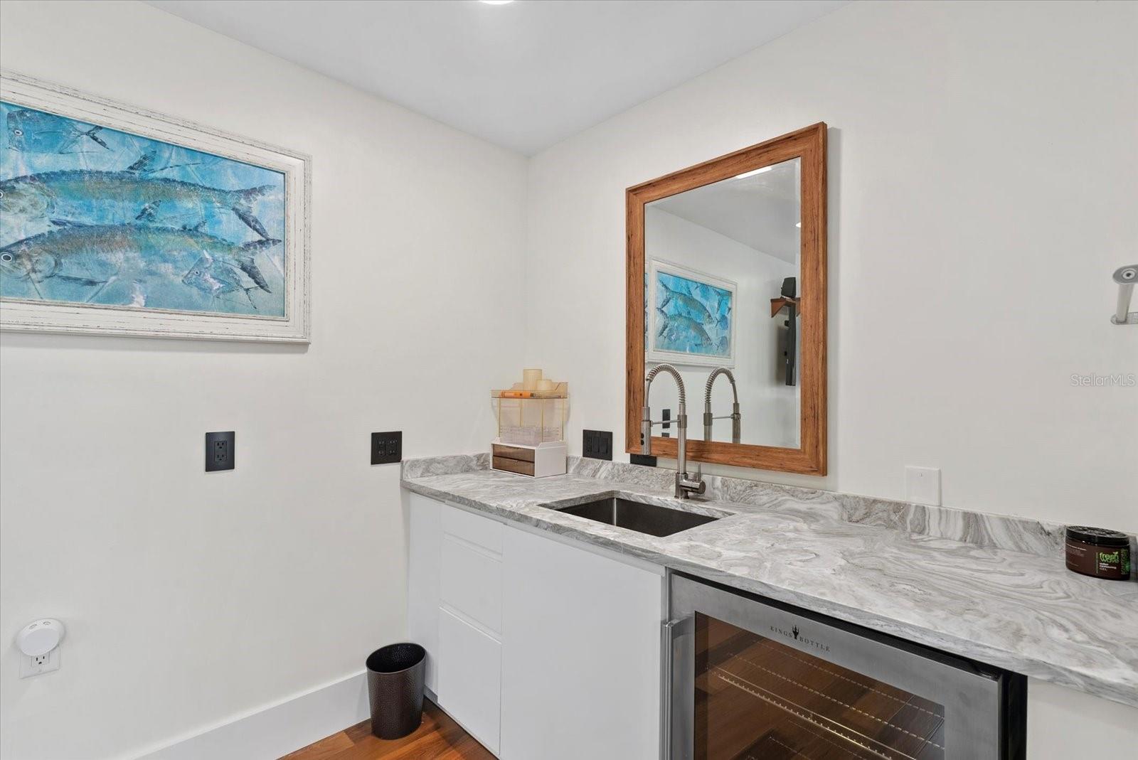 A4708557 Property Photo