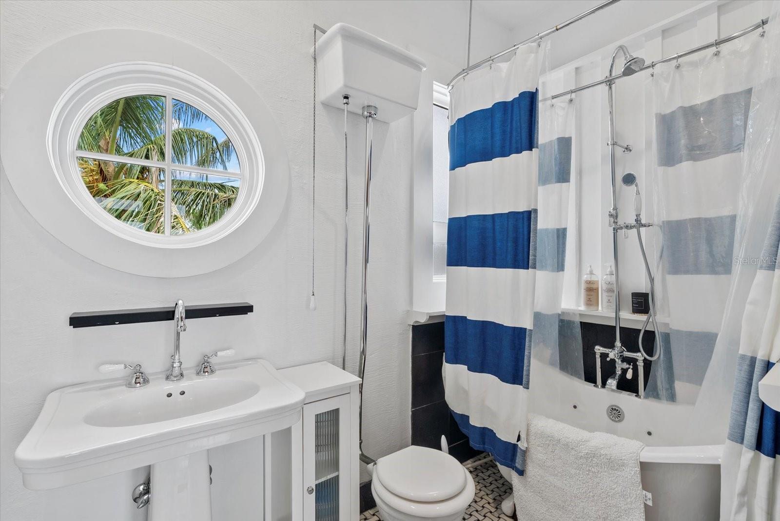 A4708557 Property Photo
