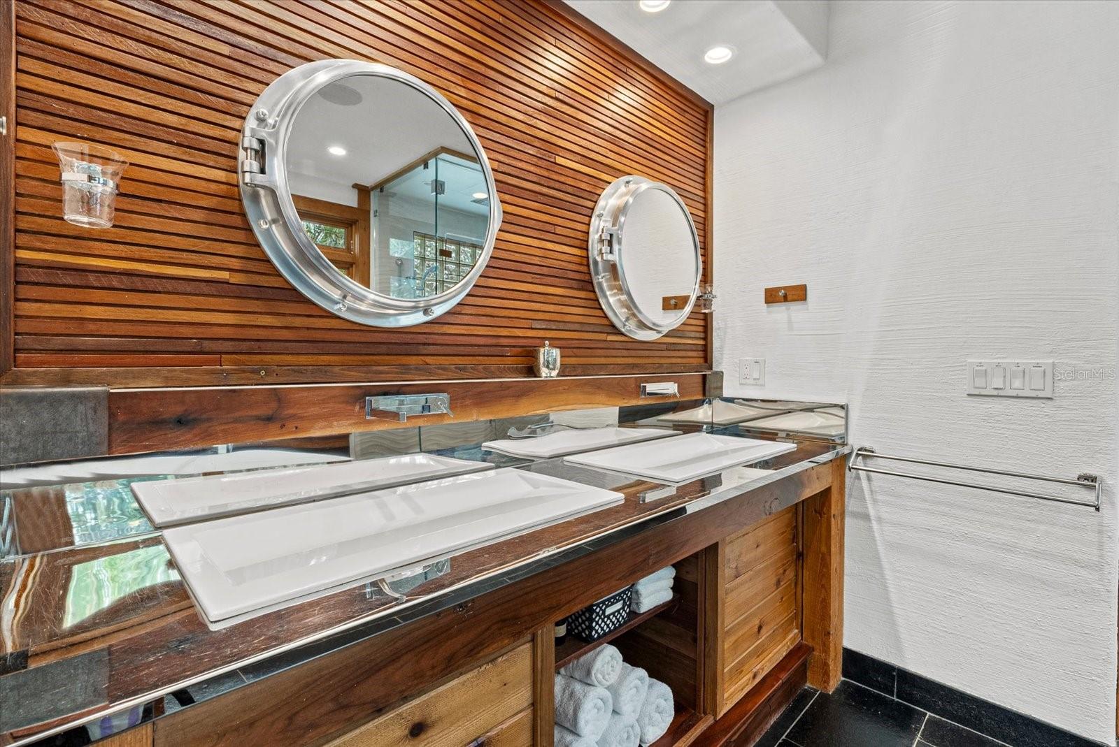 A4708557 Property Photo