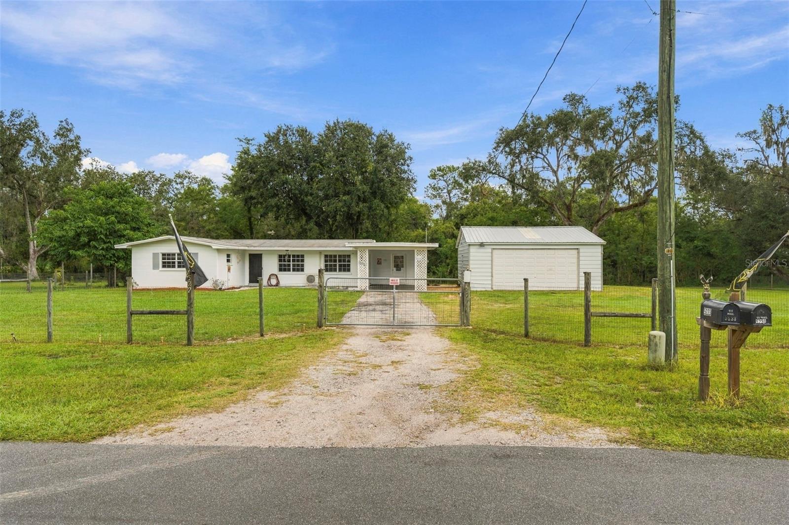TB8555774 Property Photo