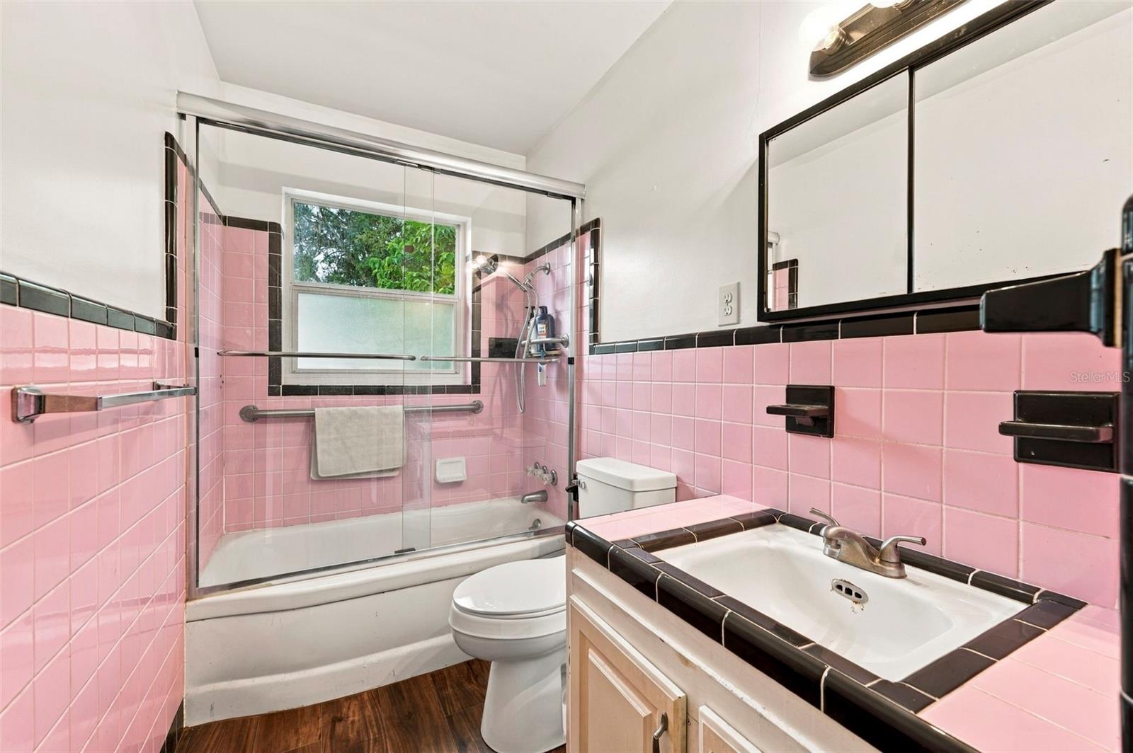 TB8555774 Property Photo