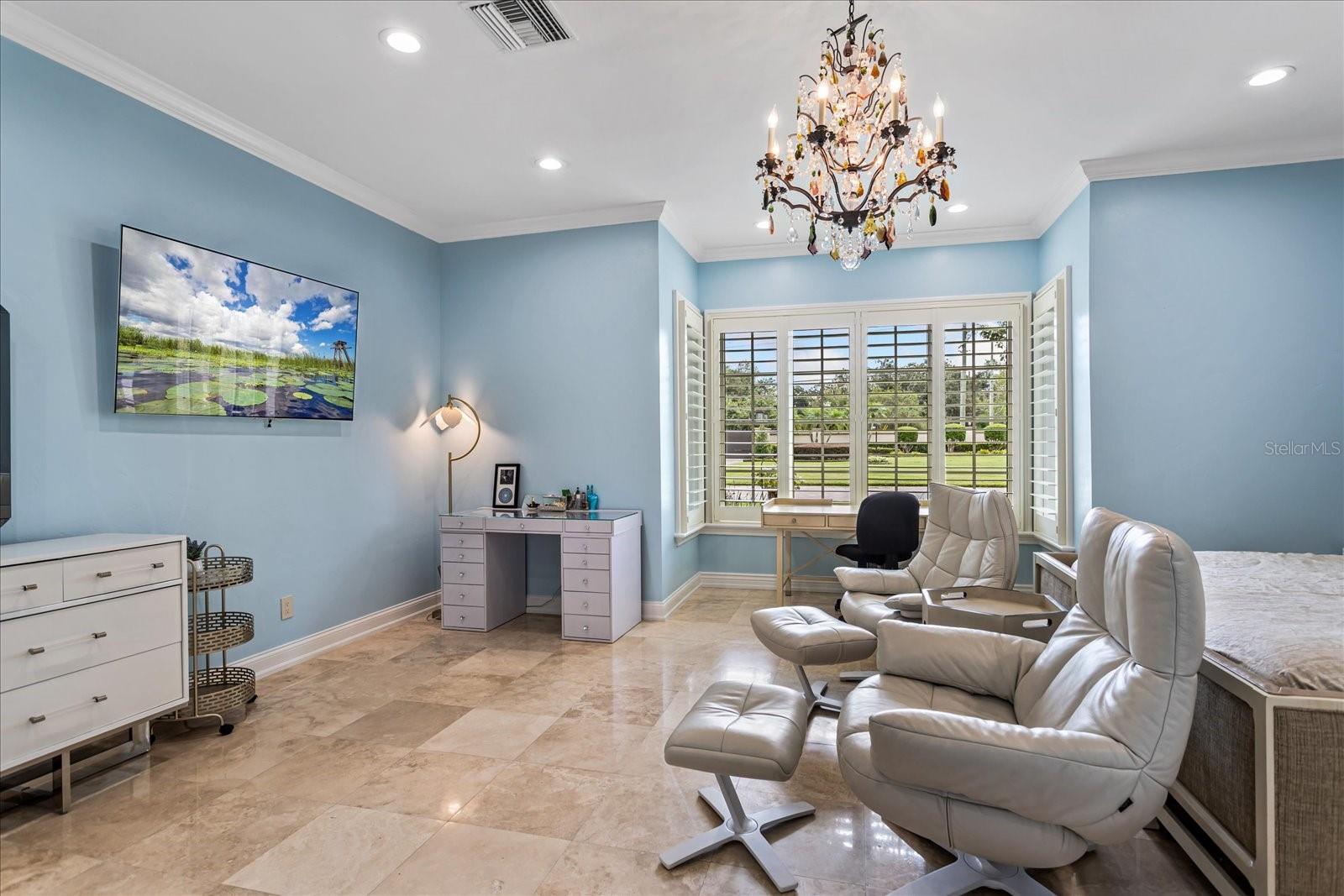 O6447990 Property Photo