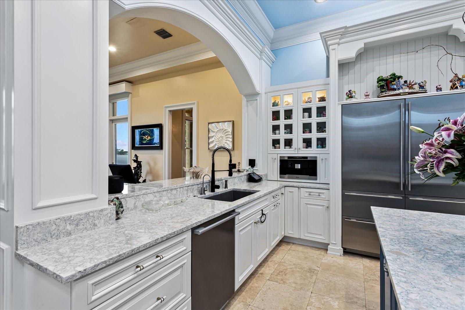 O6447990 Property Photo
