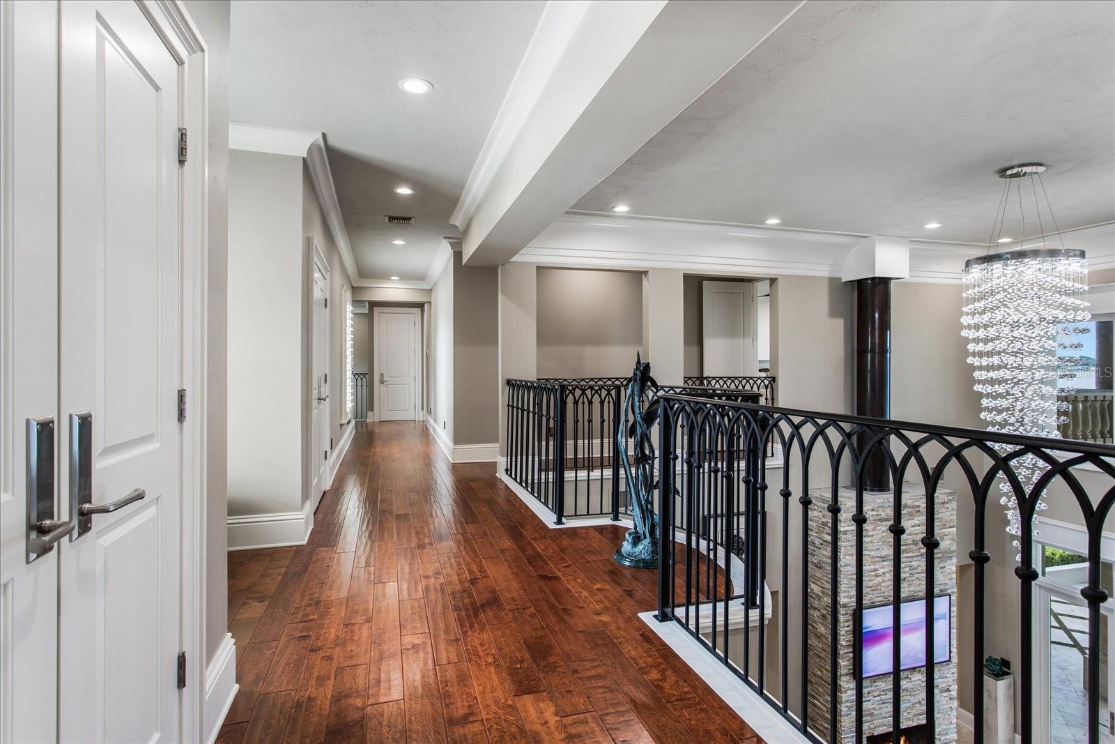 O6447990 Property Photo
