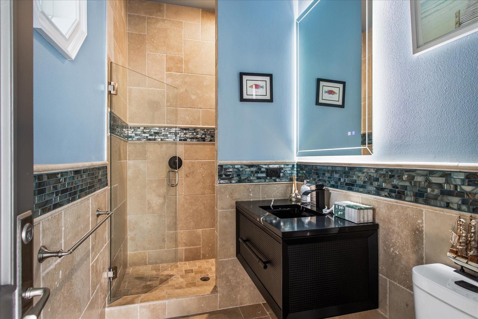 O6447990 Property Photo