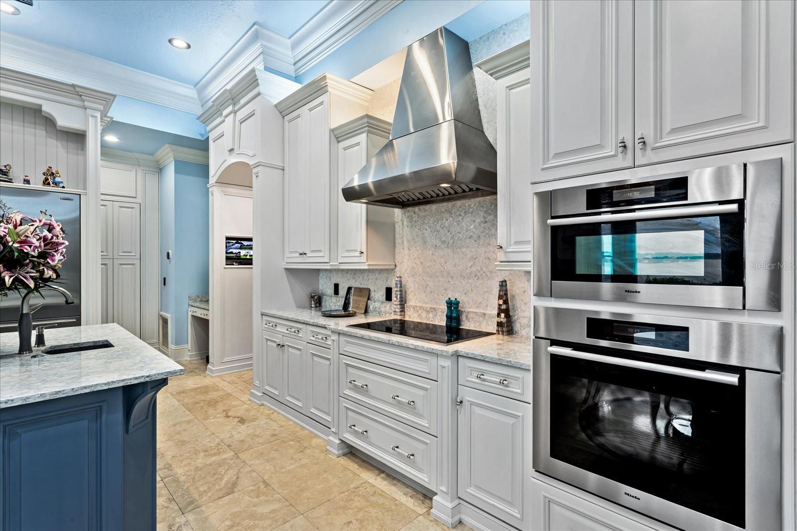 O6447990 Property Photo