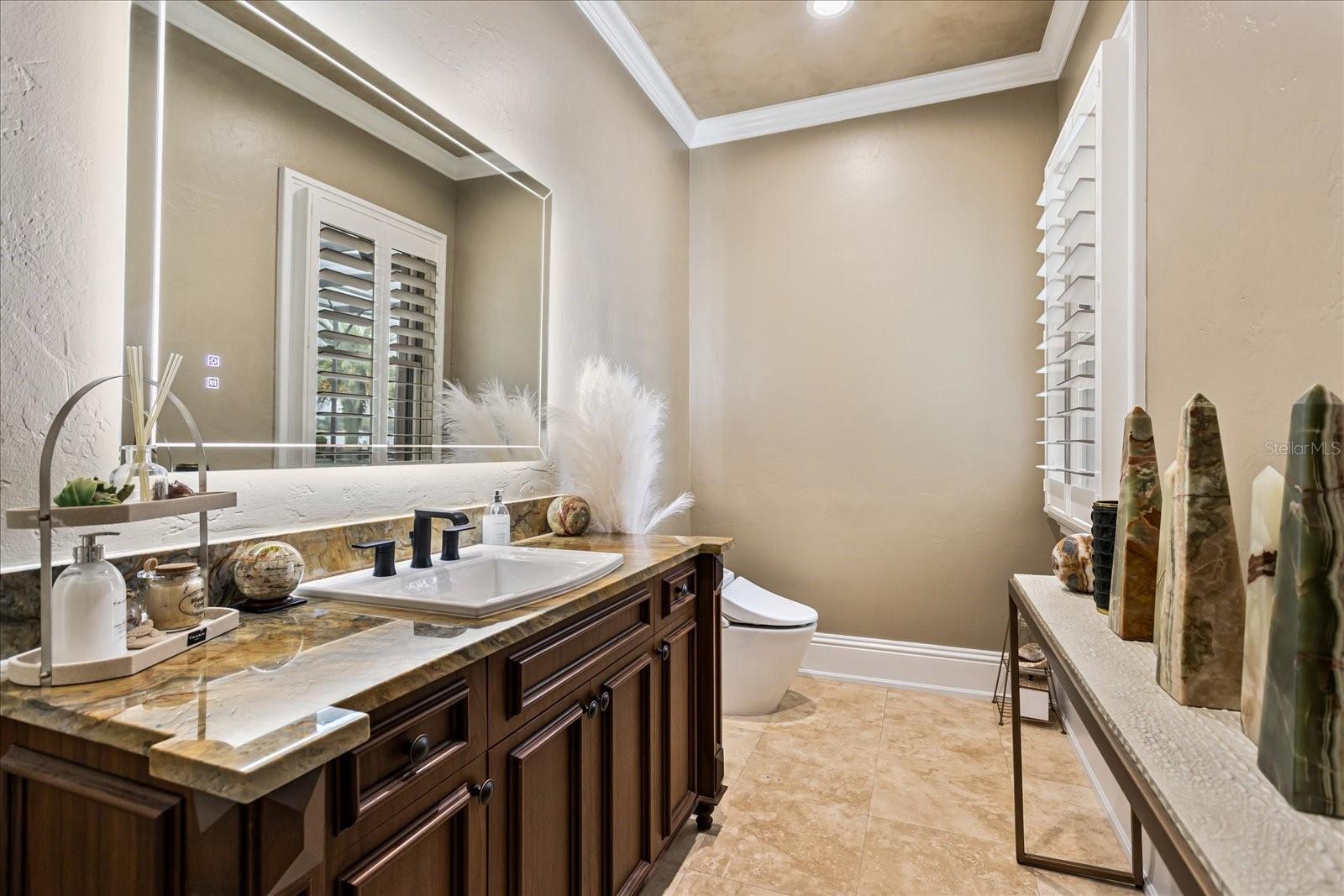 O6447990 Property Photo