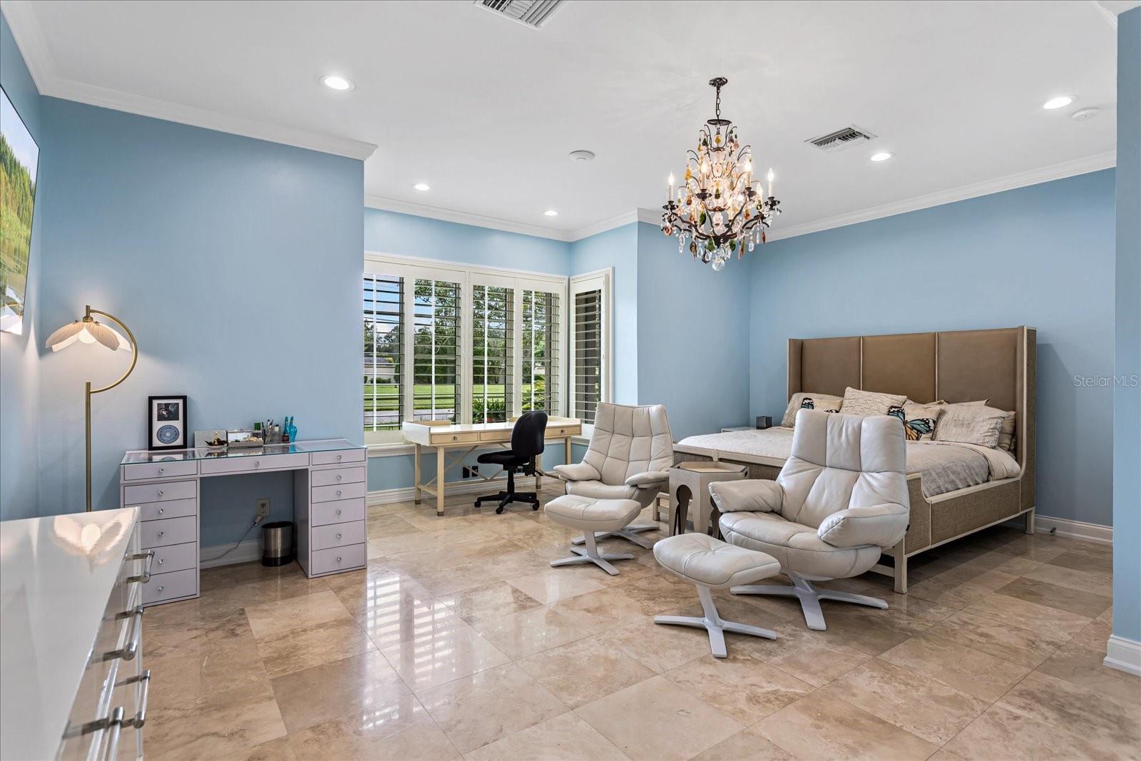 O6447990 Property Photo