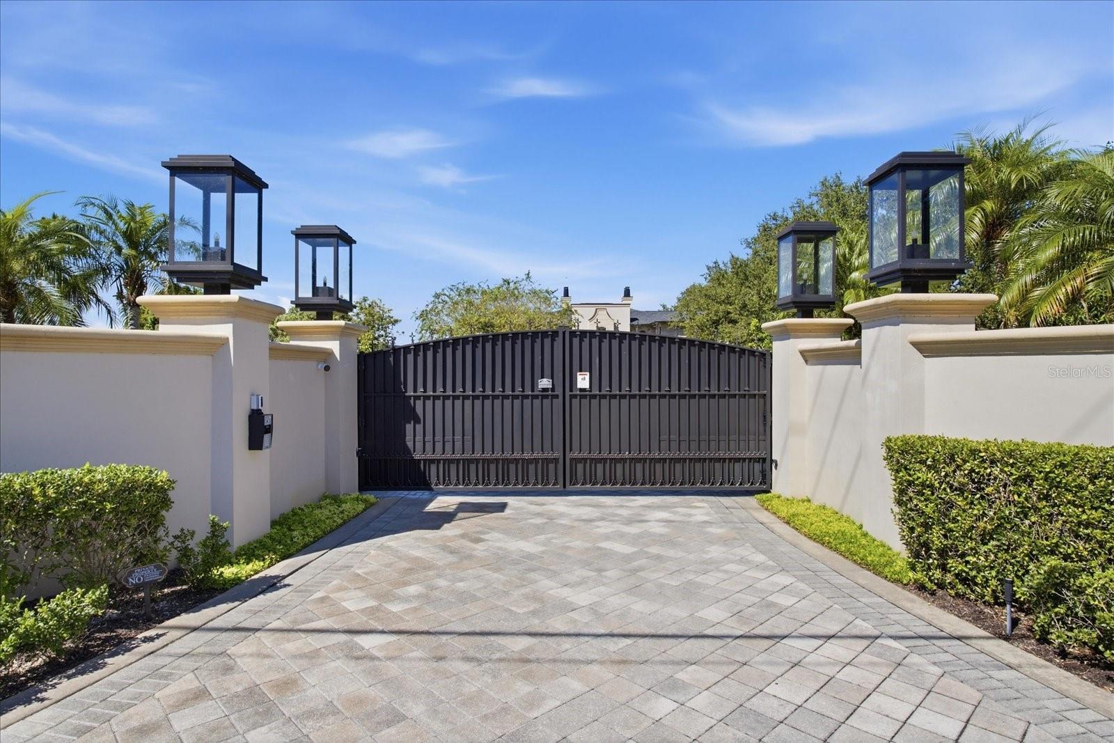 O6447990 Property Photo