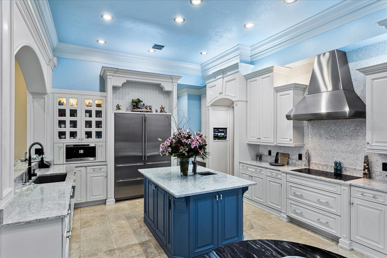 O6447990 Property Photo