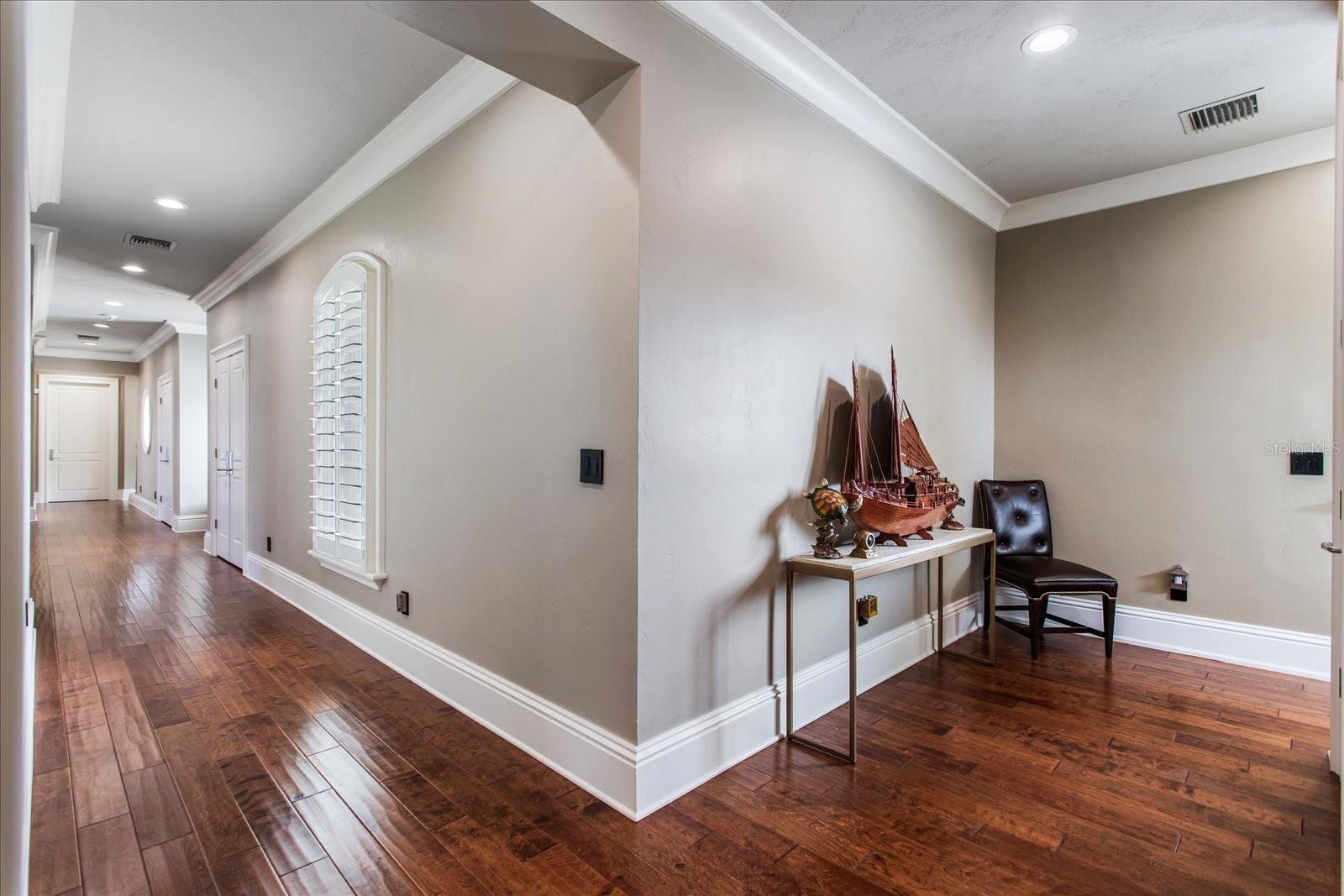 O6447990 Property Photo