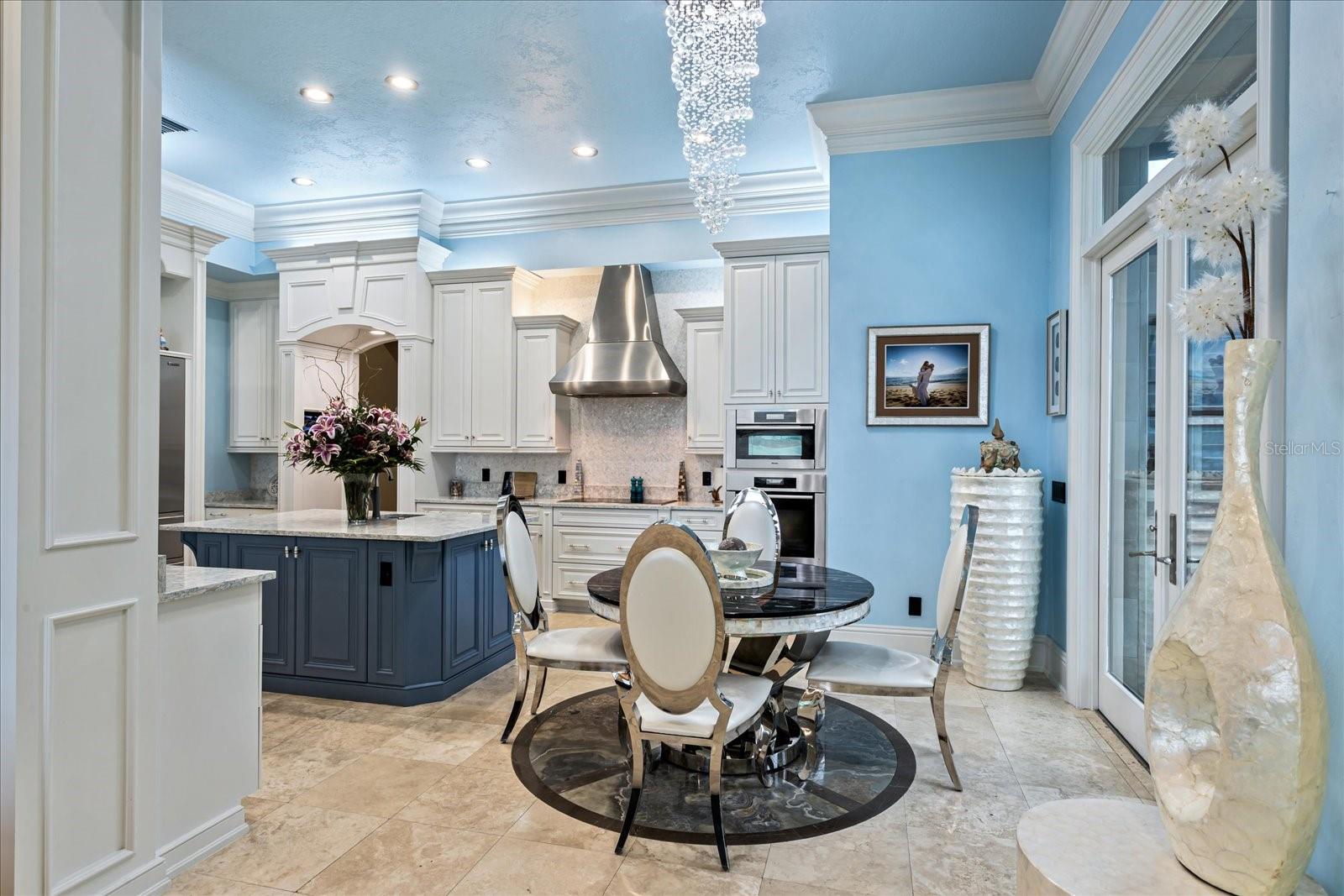 O6447990 Property Photo