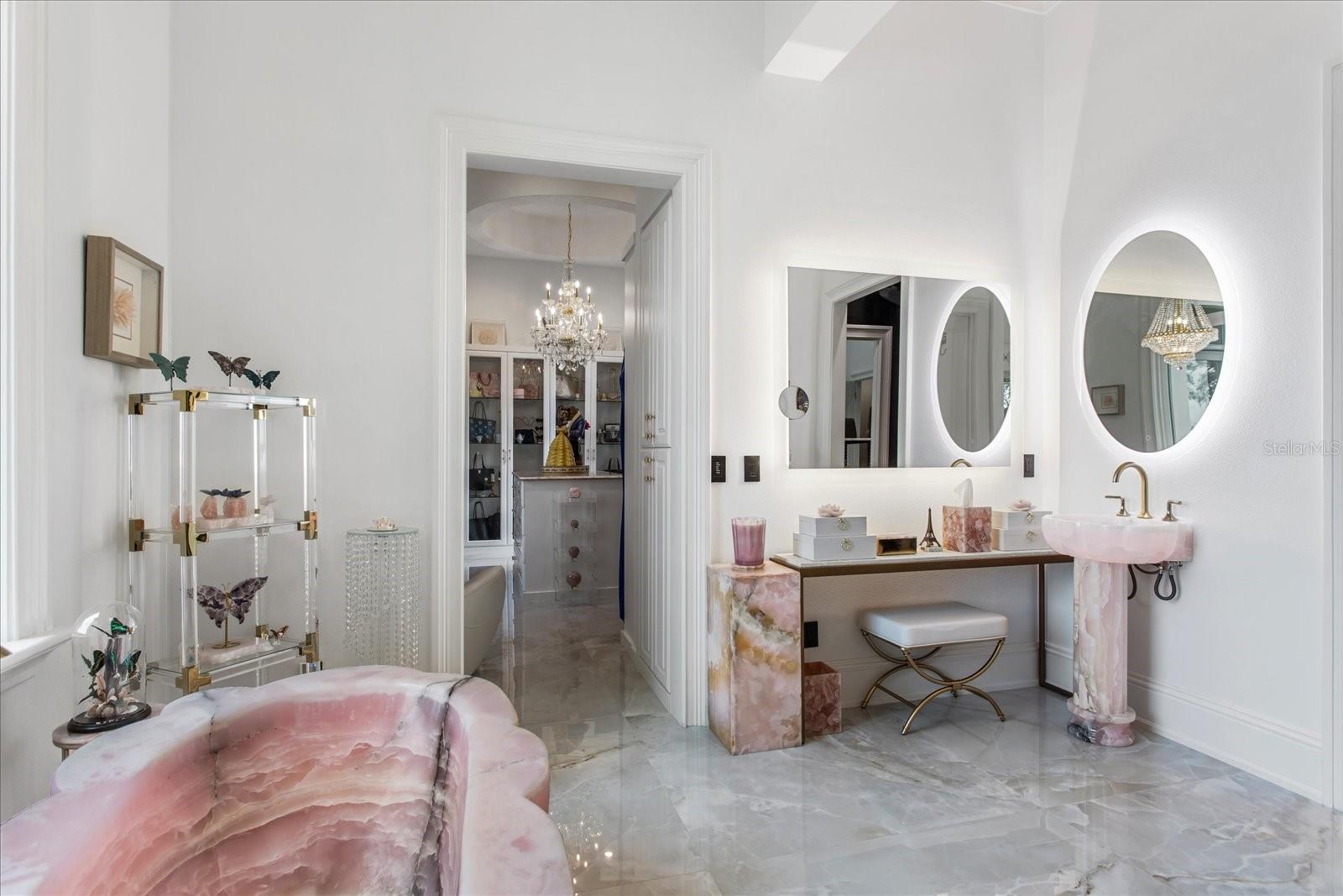 O6447990 Property Photo