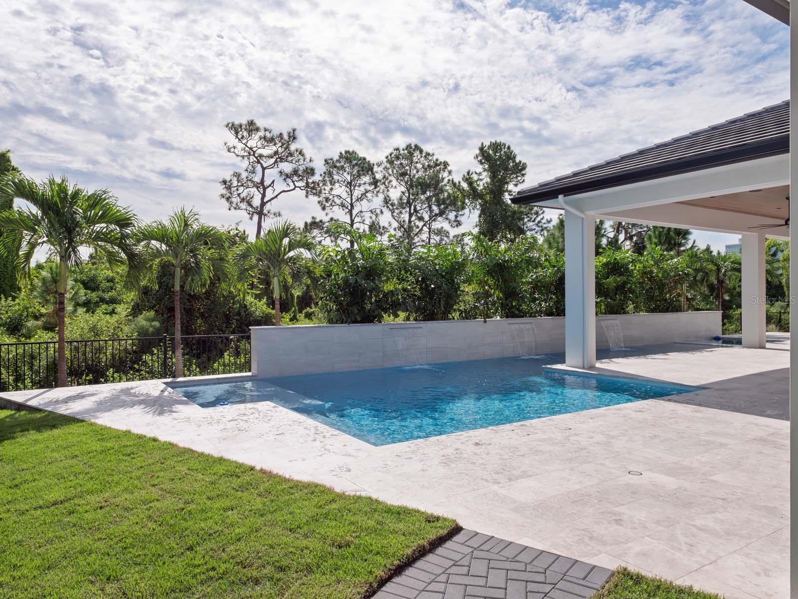 O6448037 Property Photo