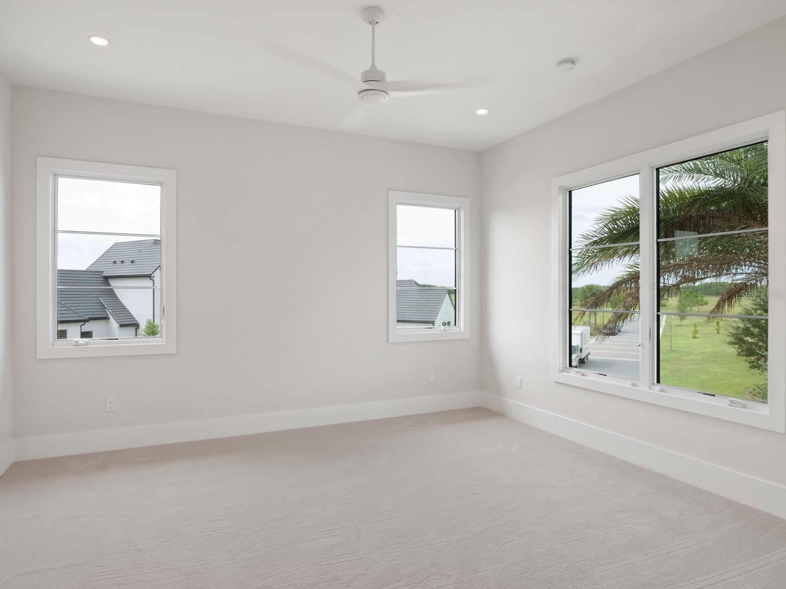 O6448037 Property Photo