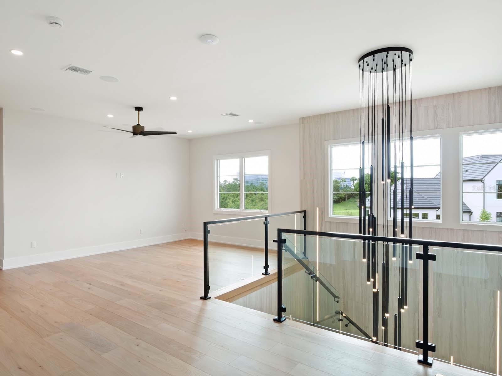 O6448037 Property Photo