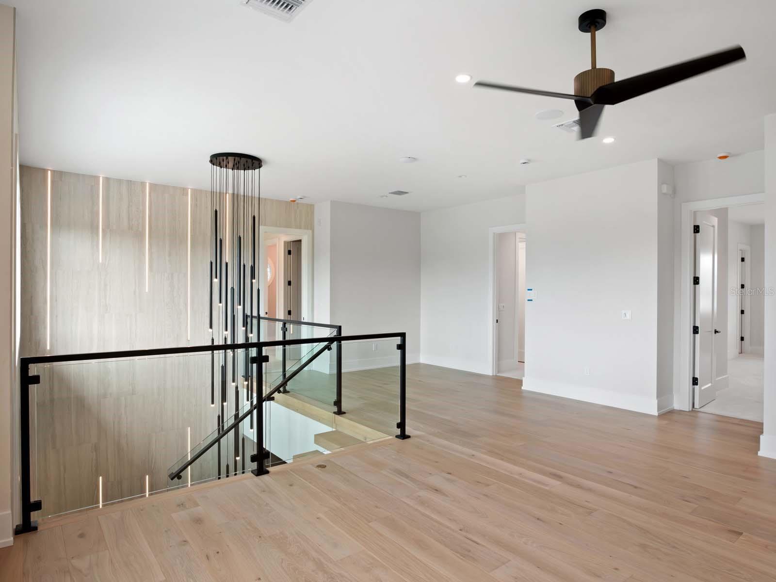 O6448037 Property Photo