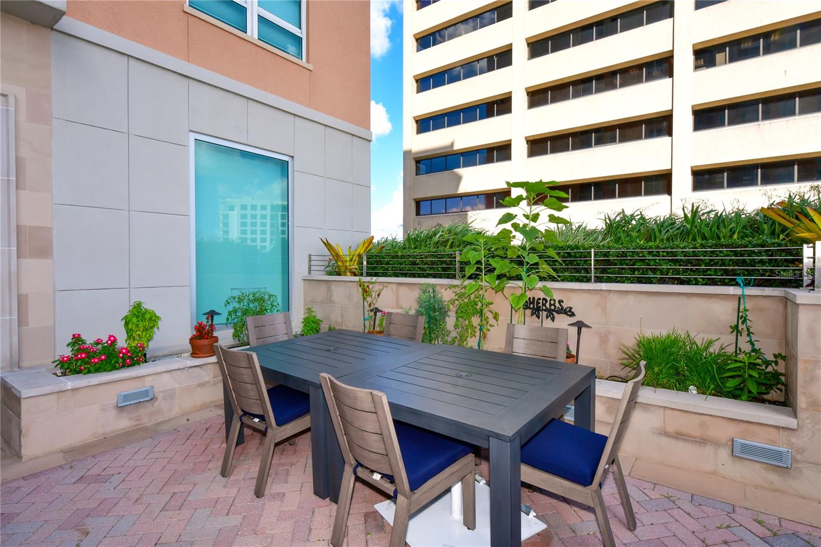 A4708825 Property Photo
