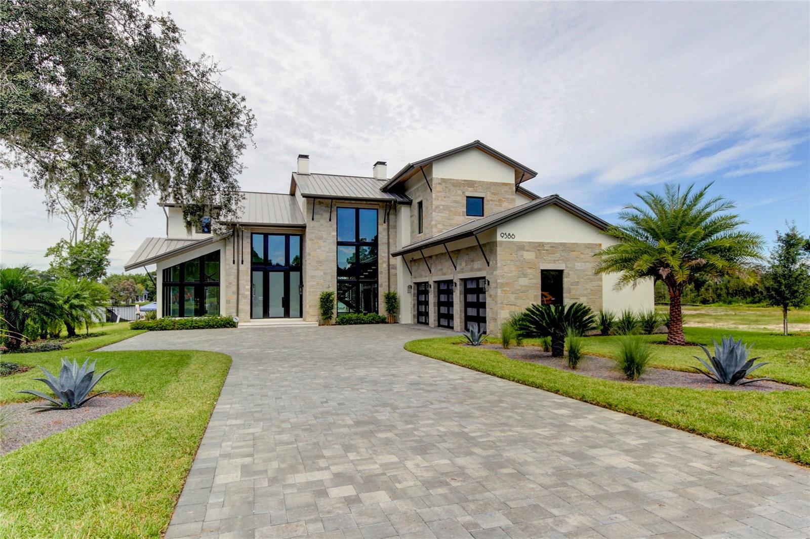 MLS# TB8555900 Property Photo