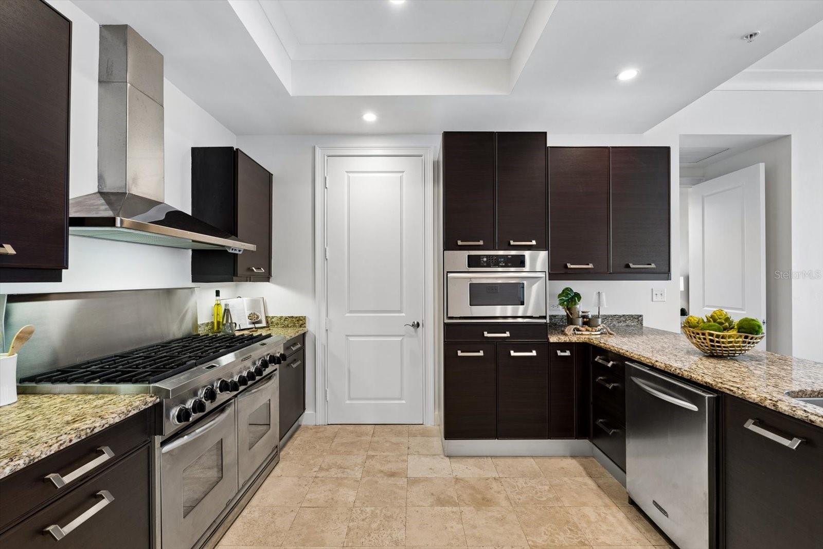 A4708957 Property Photo