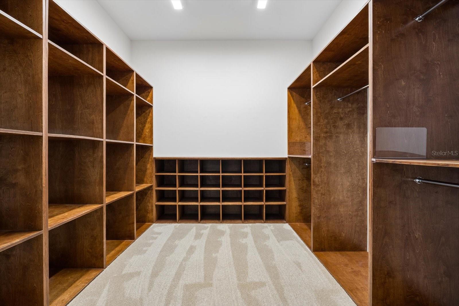 A4708957 Property Photo