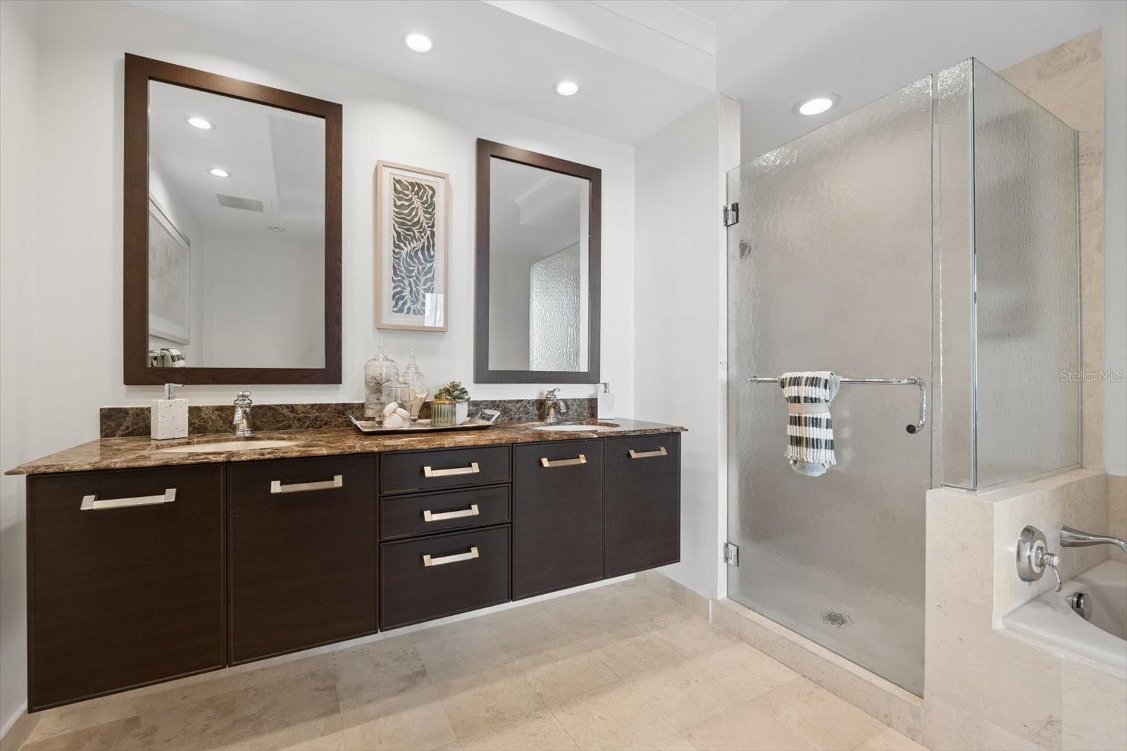 A4708957 Property Photo