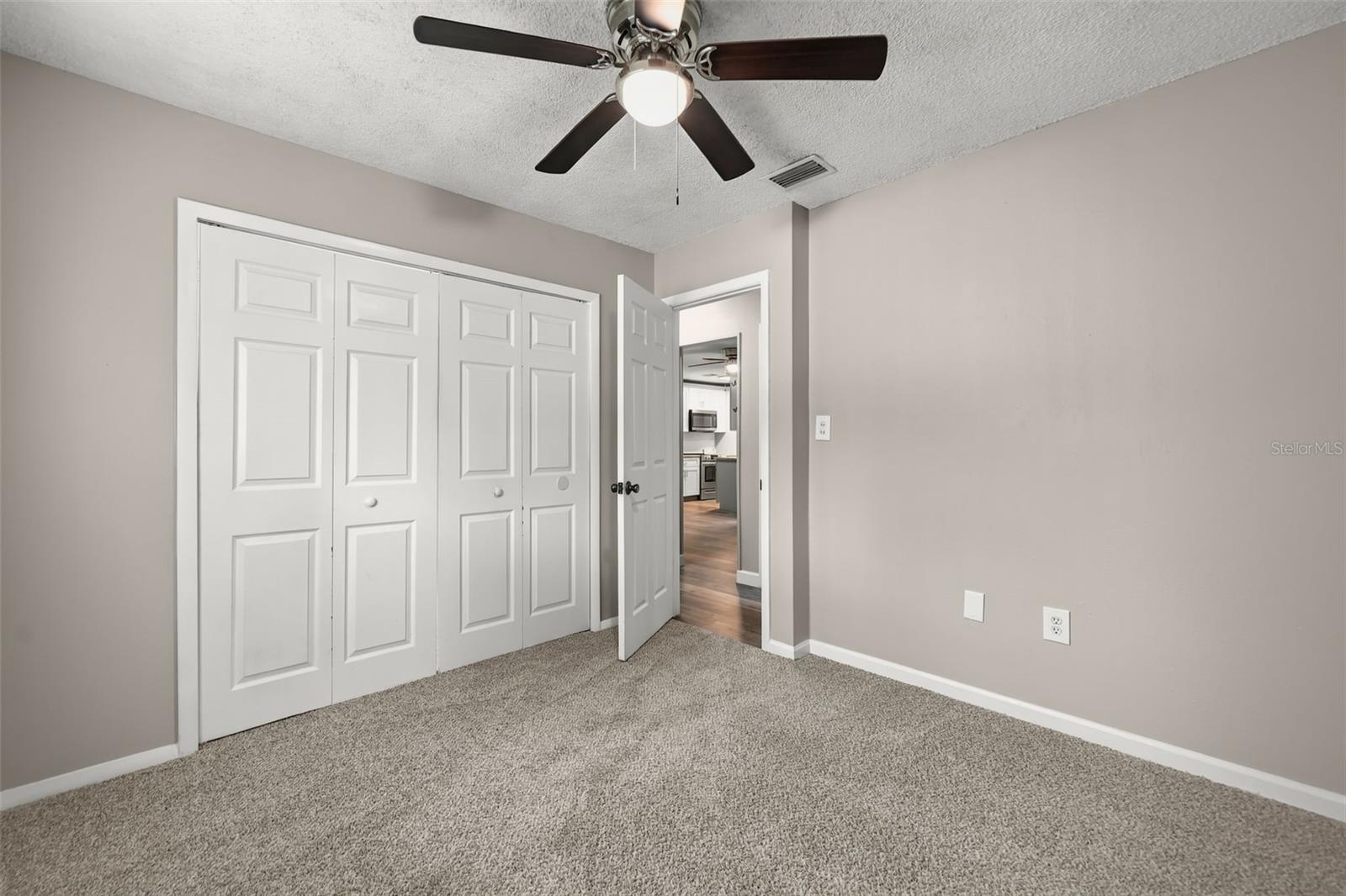O6448521 Property Photo