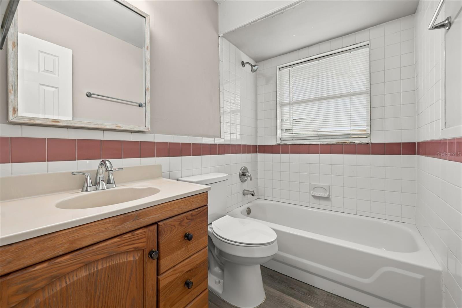 O6448521 Property Photo