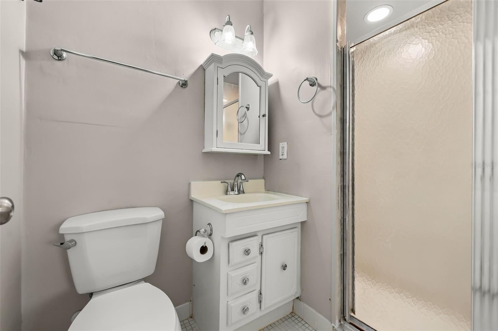 O6448521 Property Photo