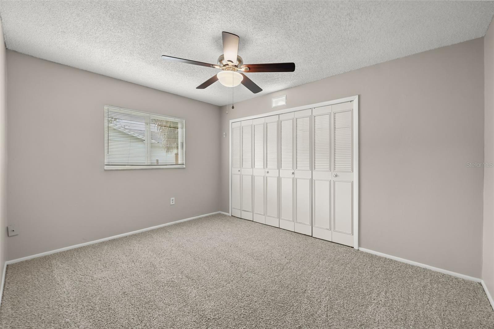 O6448521 Property Photo